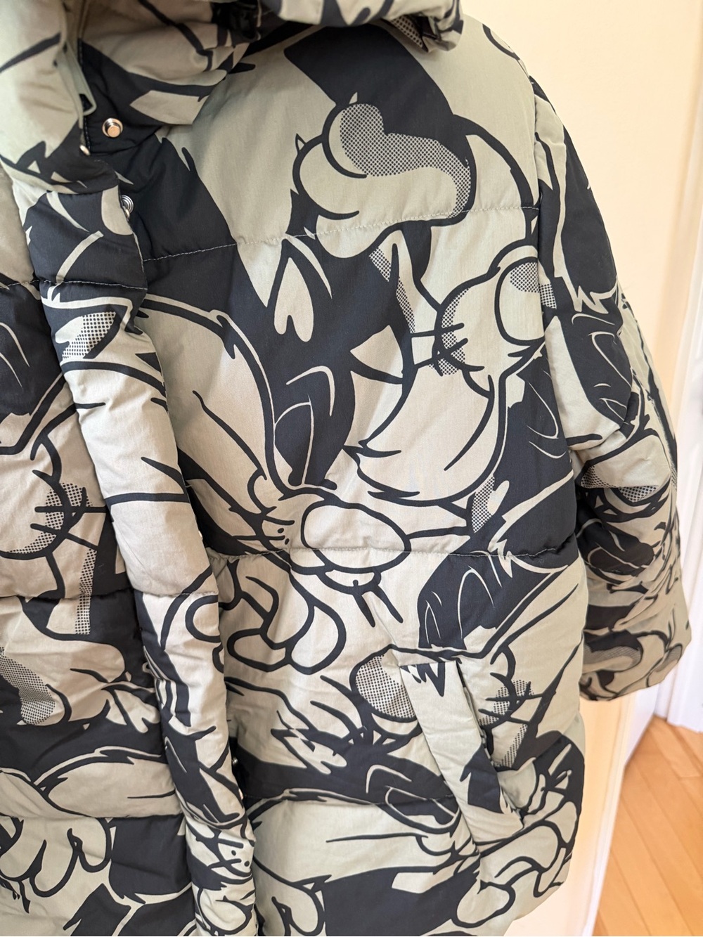 NWT H&M Sylvester Looney Tunes Streetwear Puffer Jacket M - Picture 3 of 9